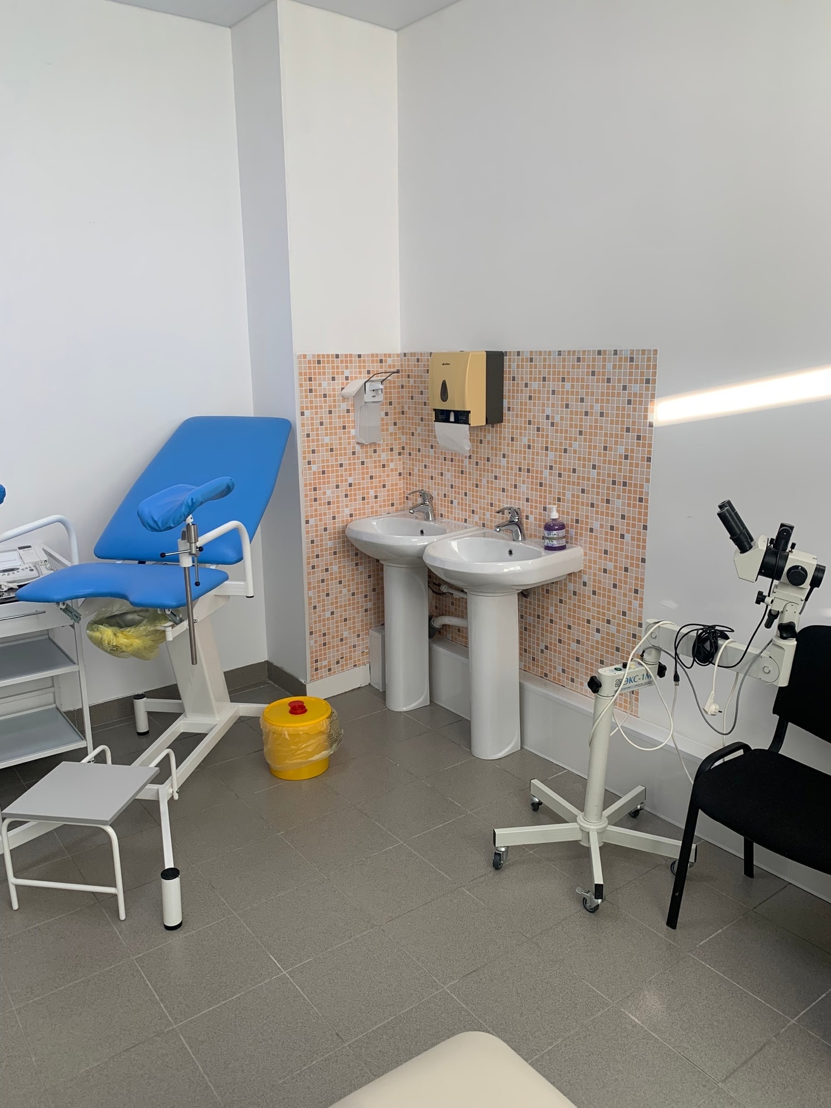 Фотографии кабинета гинеколога клиники Lezaffe г. Нягань