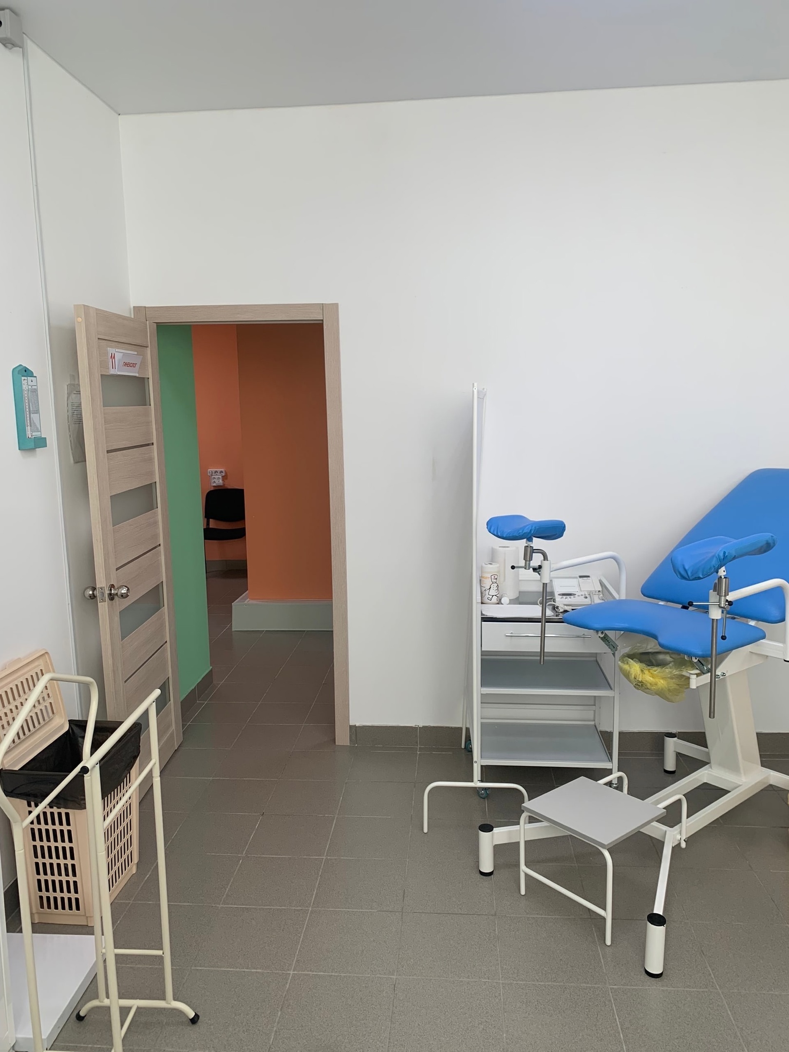 Фотографии кабинета гинеколога клиники Lezaffe г. Нягань